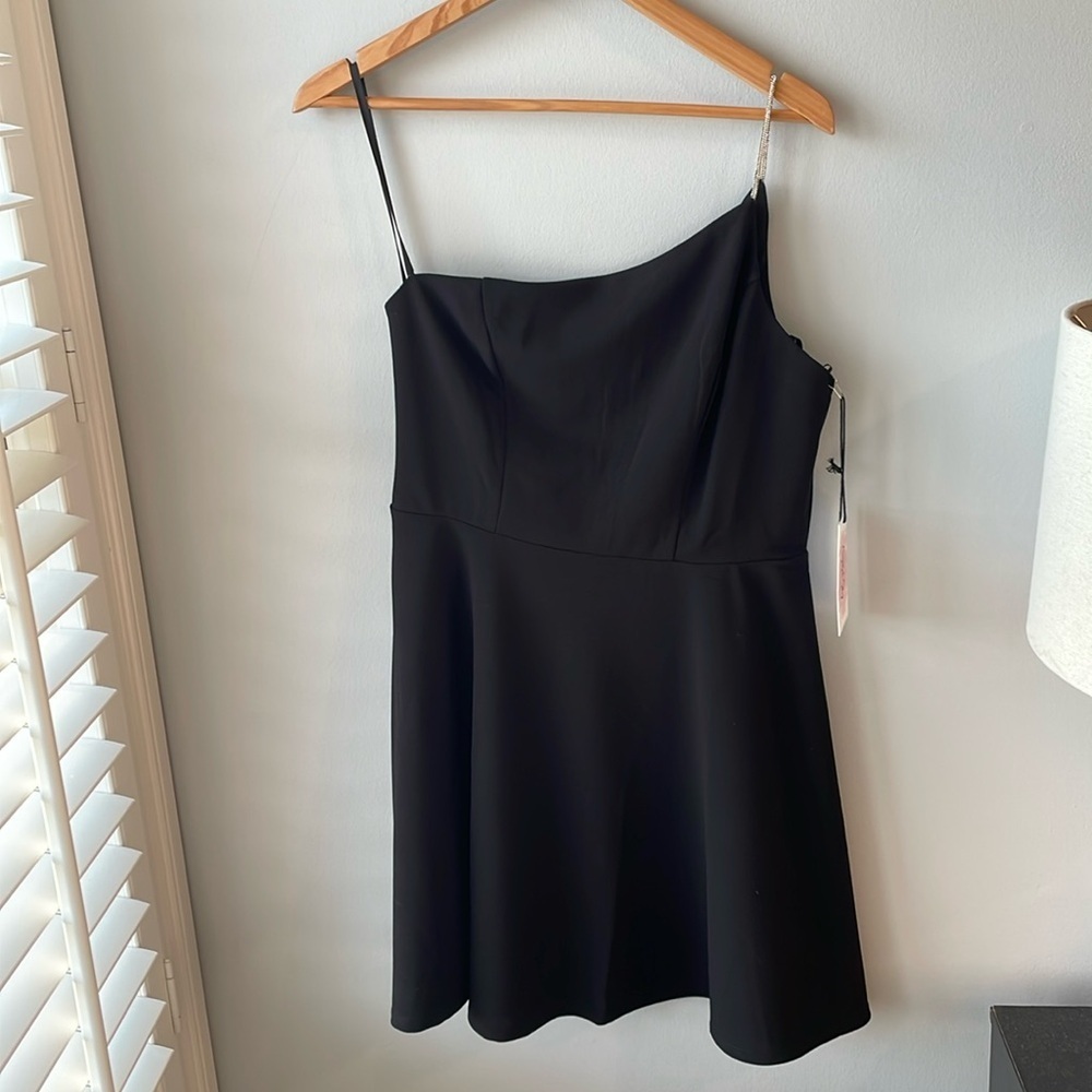 NWT Crystal Sky Black One‎ Shoulder Mini Cocktail Dress